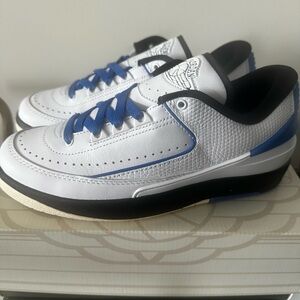 Jordan  Retro 2 Lows White and Royal